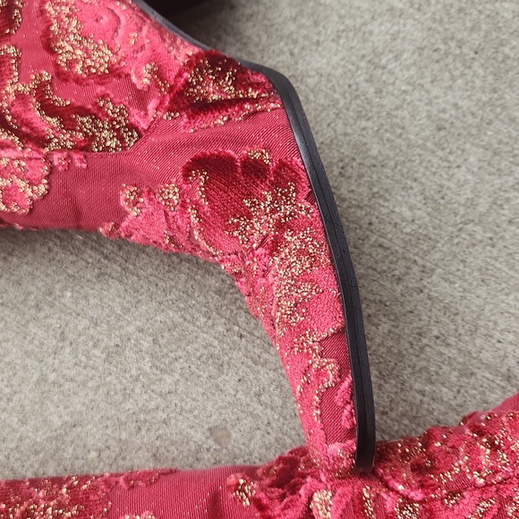 Floral brocade boots - Picture 4 of 12